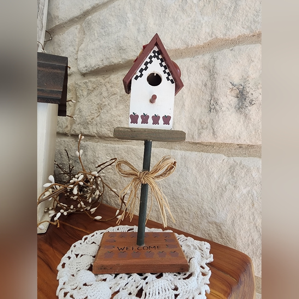Rustic White & Red Decorative Birdhouse Welcome Stand